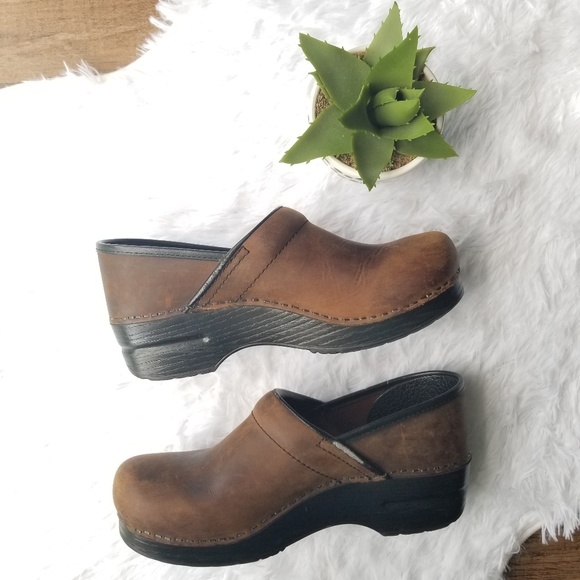 dansko medical clogs